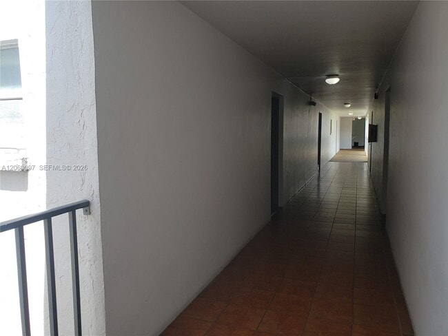 Building Photo - 8107 SW 72nd Ave