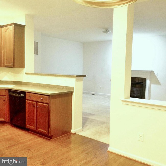 Building Photo - 3363 Oakham Mt Dr
