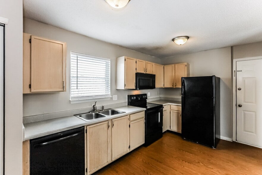 Building Photo - 35 Frostwood Ln