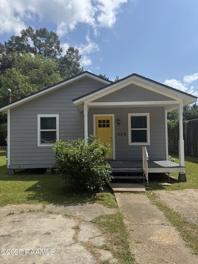 Primary Photo - 302 Zilia St