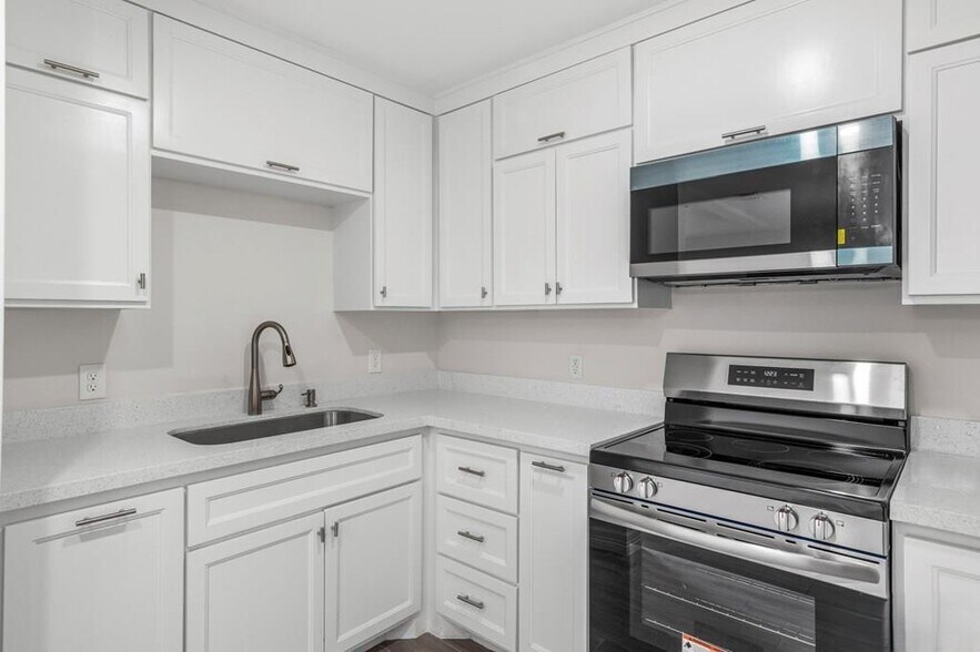 Building Photo - 835 E Taylor St