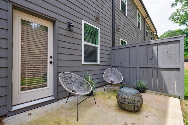 Building Photo - 1624 Gunnin Trce NW