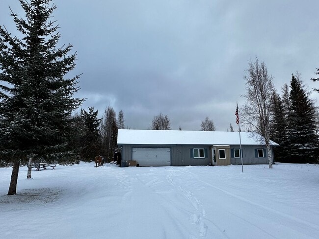 Building Photo - 1321 Groundsel Ave