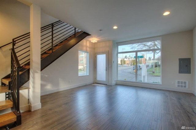 Building Photo - Beautiful 2016 Ballard Townhome 3 Bed 2.5 bath