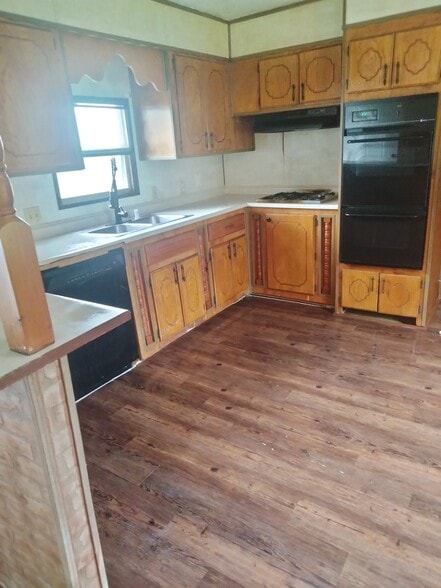 Building Photo - 443 Daybreak St