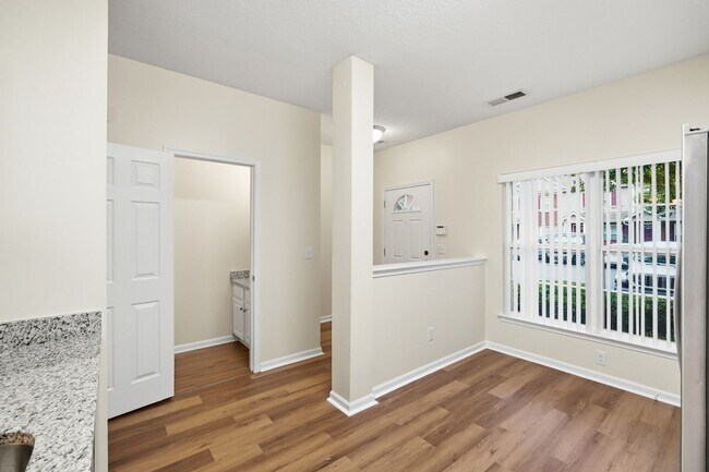 Building Photo - Beautiful Matthews Townhome with Updated Interior & Community Pool