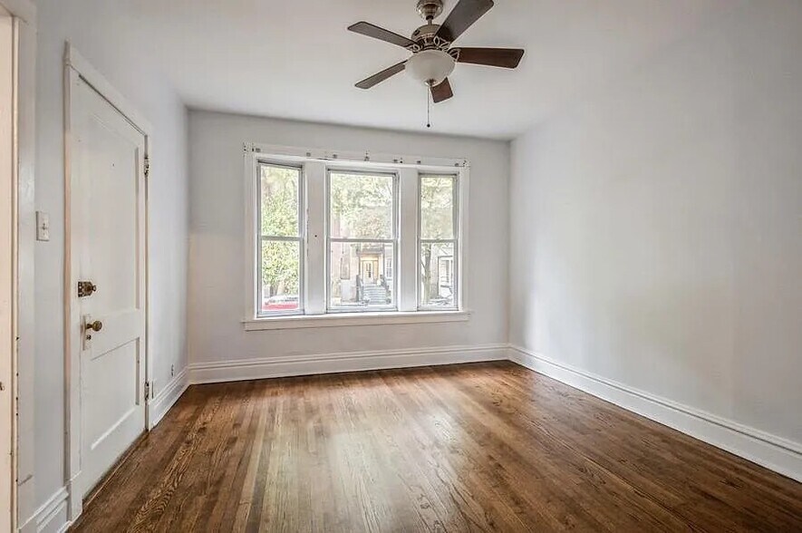 Building Photo - 1507 W Rosemont Ave
