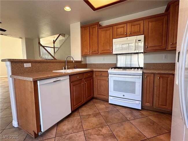 Building Photo - 2053 Smoketree Village Cir