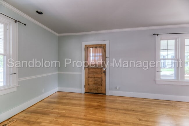 Building Photo - For Lease | TU | 5 Bed + 3 Bath | $2500 Rent