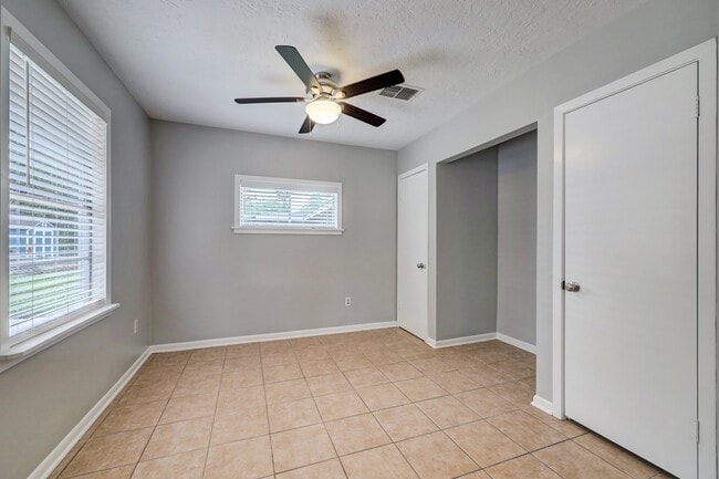 Building Photo - 5013 Verdome Ln