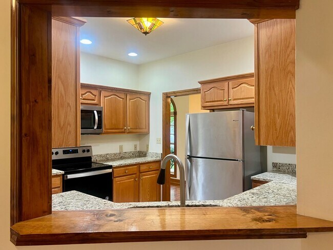Building Photo - 1212 Ridgewood Ct