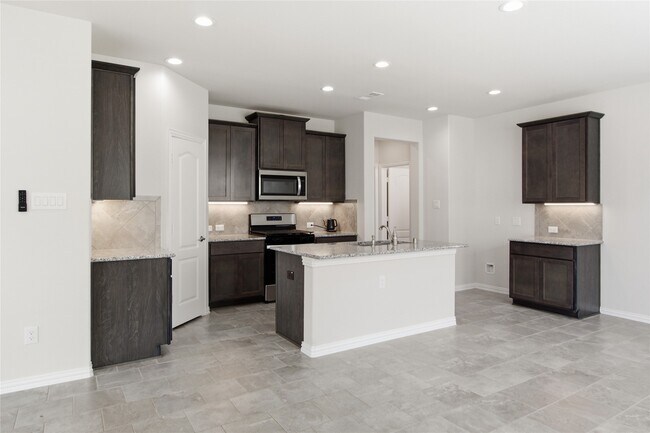 Building Photo - 13201 Leisure Cove Dr