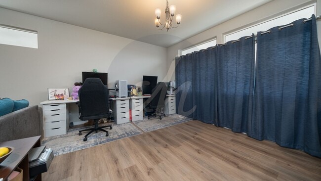 Building Photo - Three Bedroom  Home in Vantana