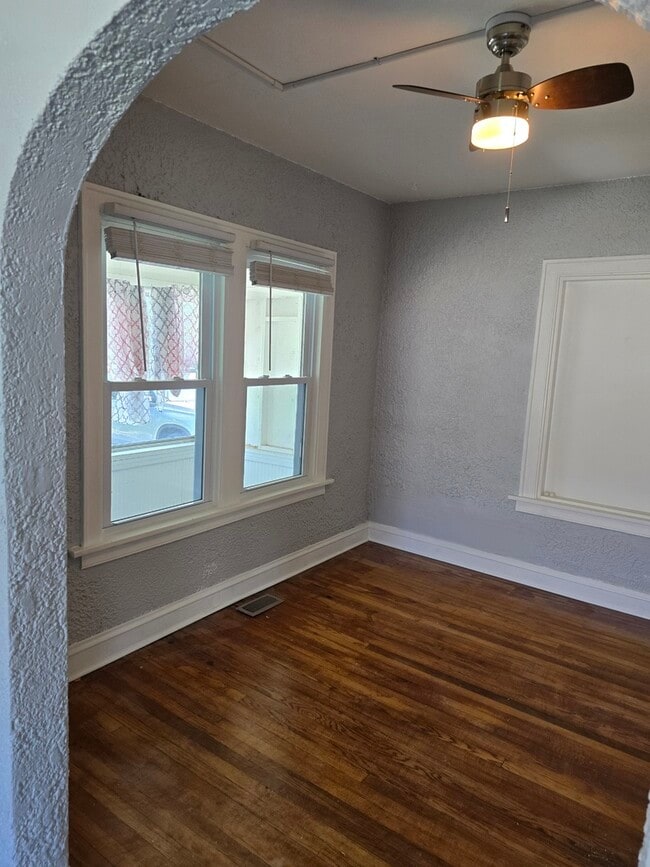 Building Photo - 590 Adele St