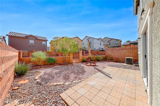 Building Photo - CHARMING 3BED 2.5BATH HOME IN GATED COMMUN...