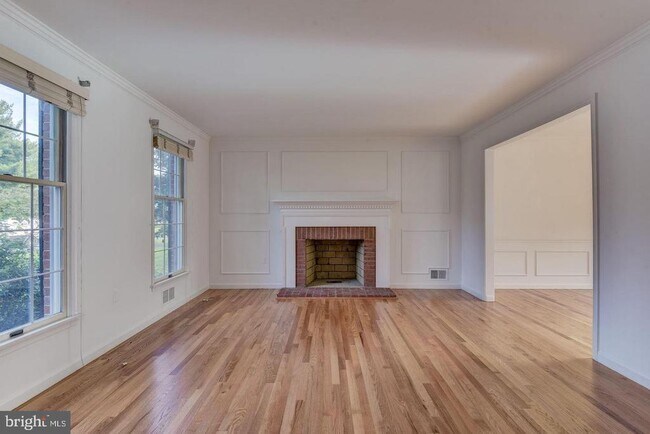 Building Photo - 9601 Persimmon Tree Rd