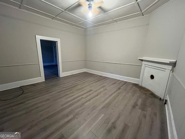 Building Photo - 910 Truitt Ave