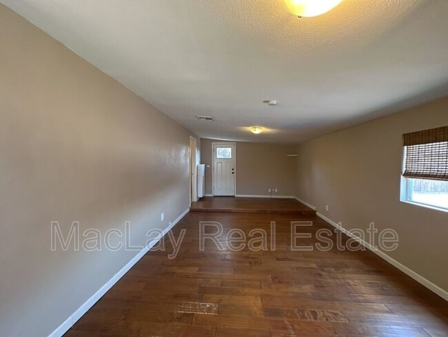 Building Photo - 1501 E Palm Ln