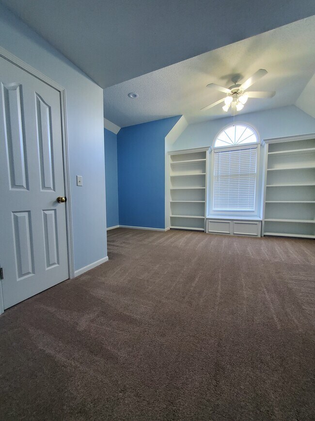 Building Photo - 14612 S Hallet St