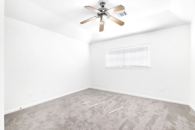 Building Photo - 21823 Mystic Point Ct