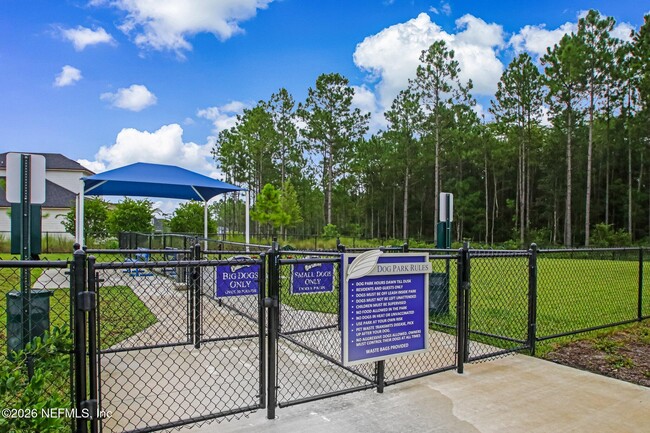 Building Photo - 124 Pine Bluff Dr