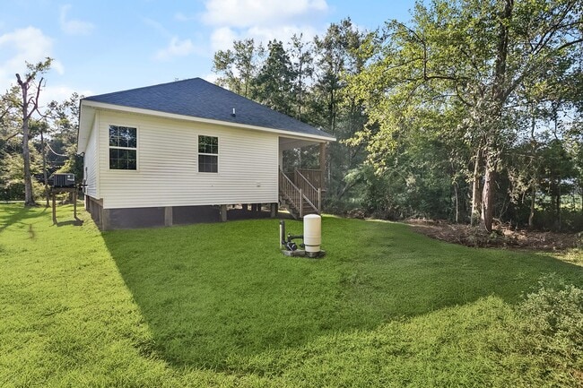 Building Photo - Gem in Slidell with 3br! Must See!