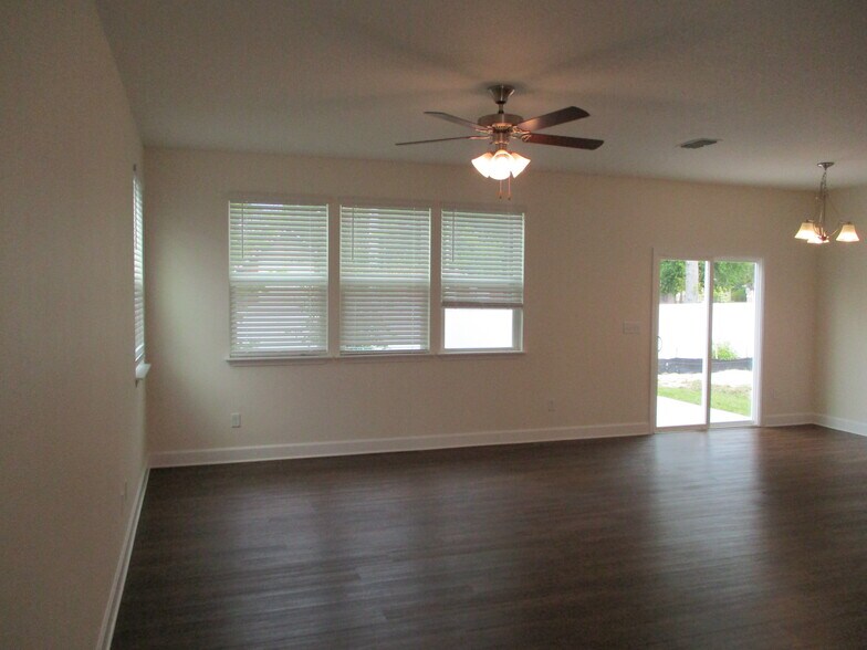 Building Photo - 10302 Watercrest Ct