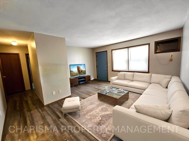Primary Photo - 1 BD, 1 BA WALK IN LEVEL UNIT IN GARRETSON...