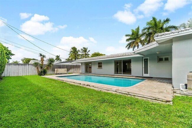 Building Photo - 5807 NE 21st Ave