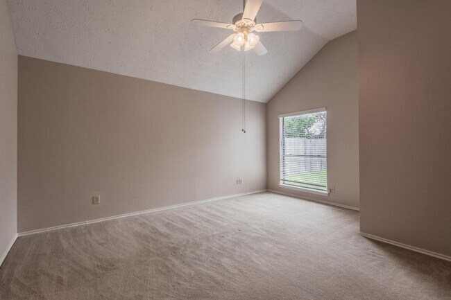 Building Photo - 10418 N Pagewick