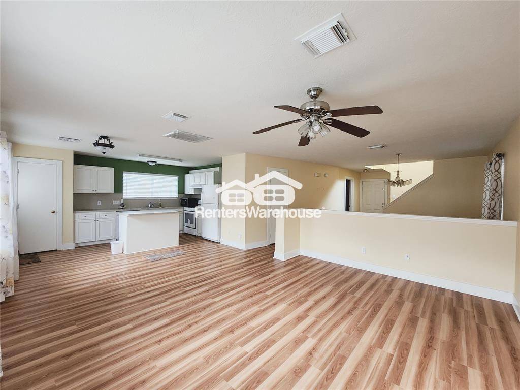 Building Photo - 15859 E Park Ct