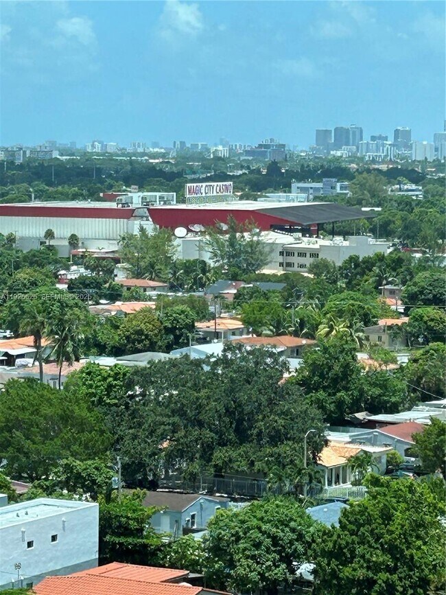 Building Photo - 117 NW 42nd Ave