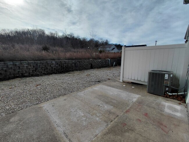 Building Photo - 24444 Sounder Ln