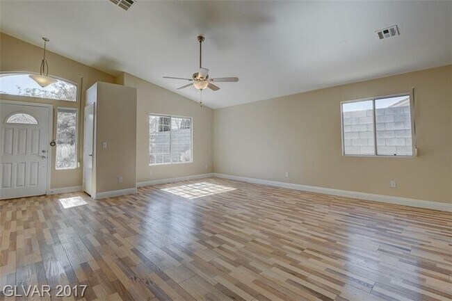 Building Photo - Gorgeous 1 story Home