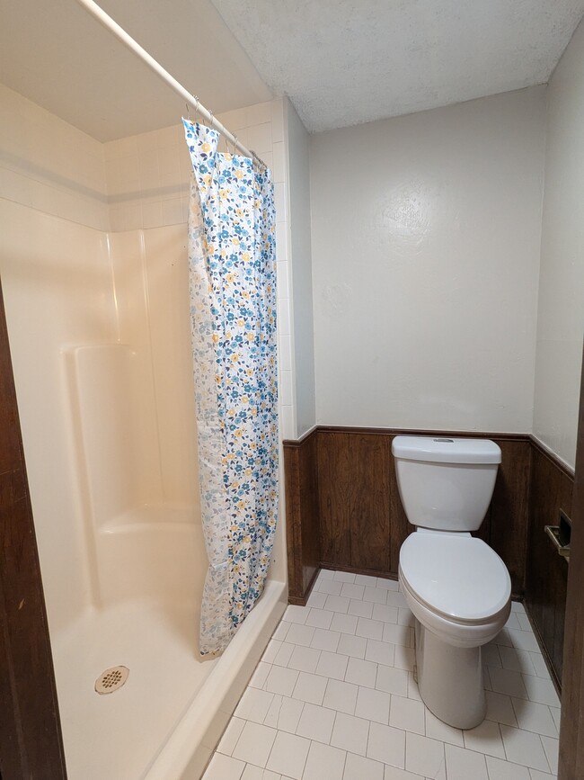 Master Bath with Shower - 6720 Elk Canyon Rd