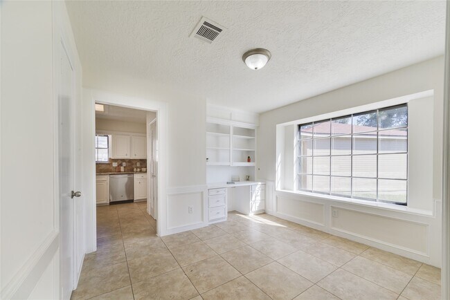 Building Photo - 18318 Ella Blvd