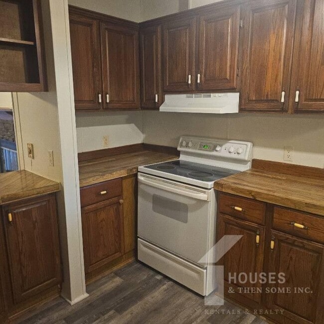 Building Photo - 224 Double Bridge Rd