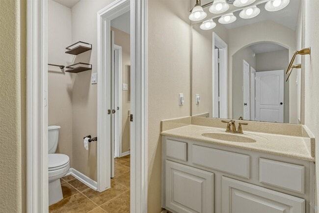 Building Photo - 18 Wyndehaven Lakes Drive