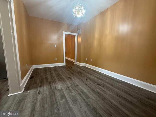 Building Photo - 720 Springfield Ave