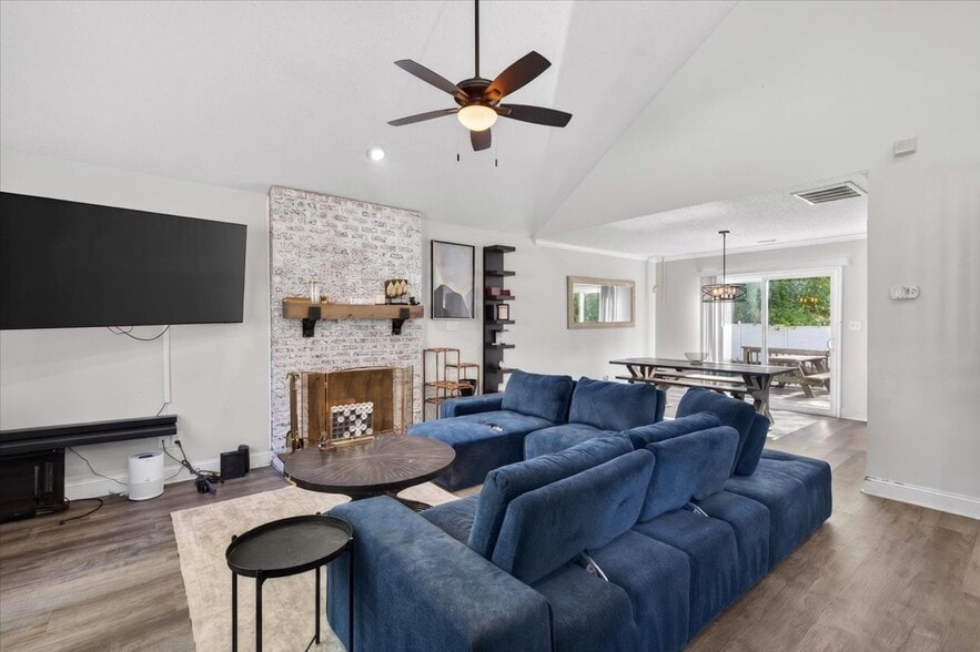 Building Photo - 5124 Rosemede Dr