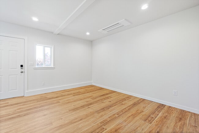 Building Photo - 2820 19th Ave S