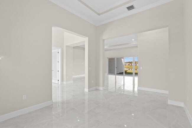 Building Photo - 14823 Wildwood Cir
