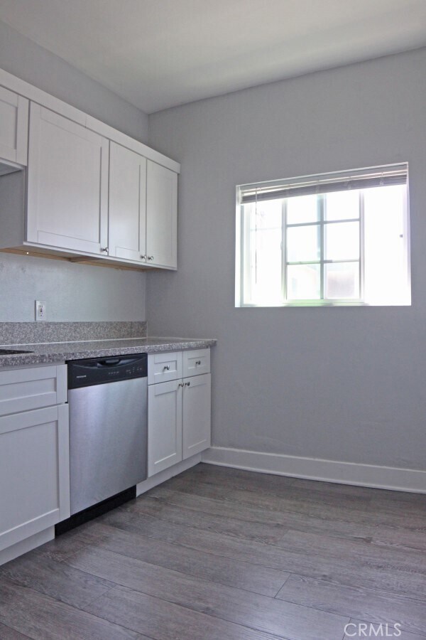 Building Photo - 3111 Kenwood Ave