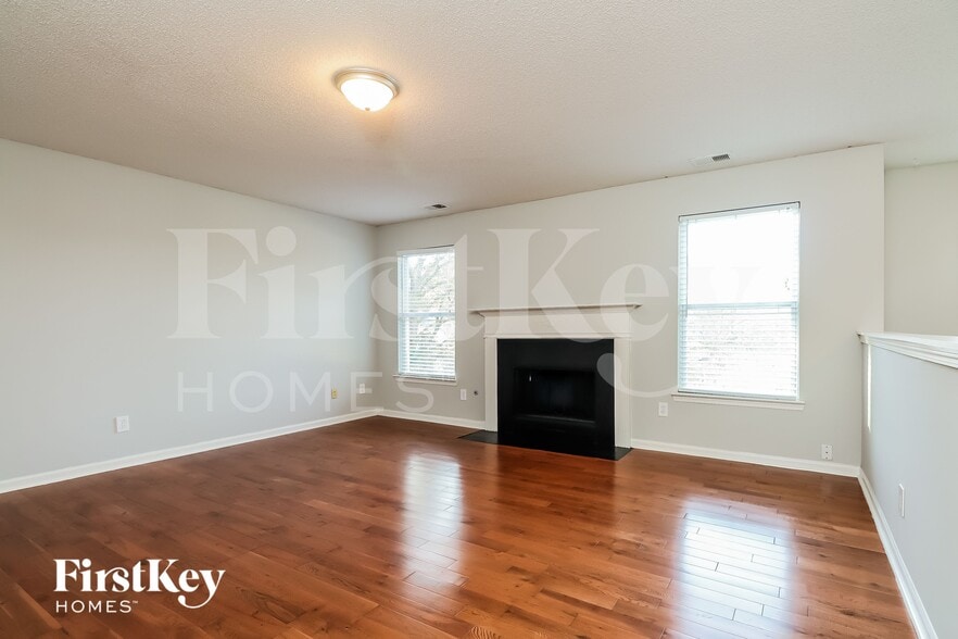 Building Photo - 613 Pipkin Dr