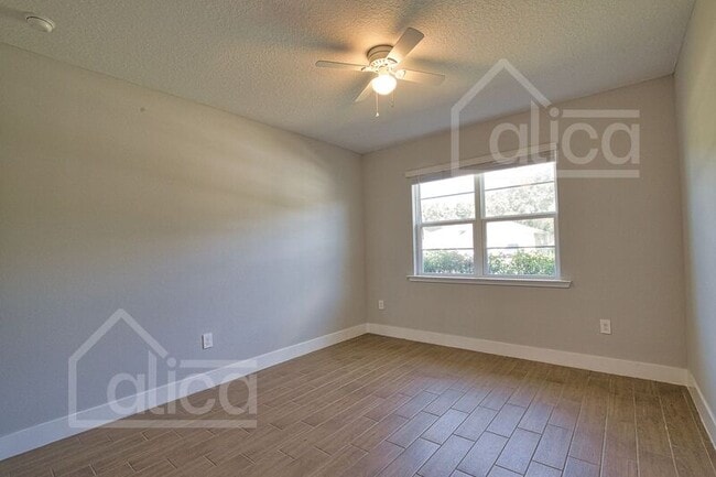 Building Photo - 1610 Rada Ln