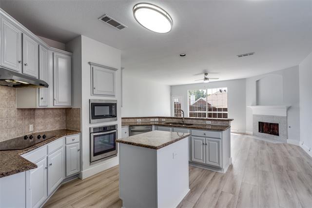 Building Photo - 2320 Cimmaron Dr