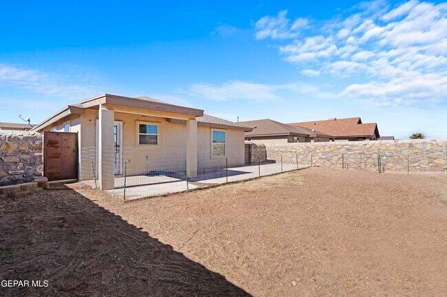 Building Photo - 2404 Escape Point St