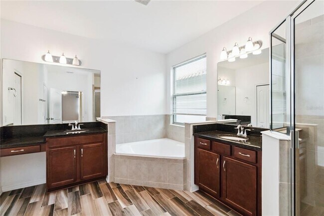Building Photo - 10466 Siddington Dr