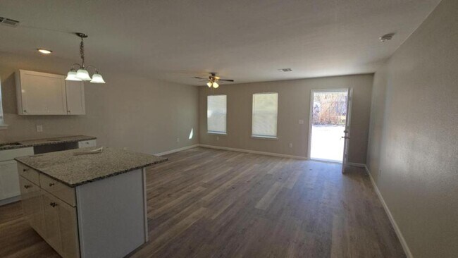 Building Photo - 4115 W 57th St