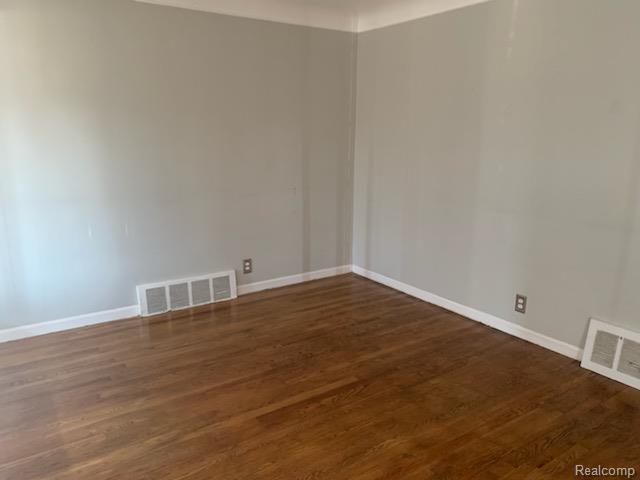 Building Photo - 18313 Oak Ave